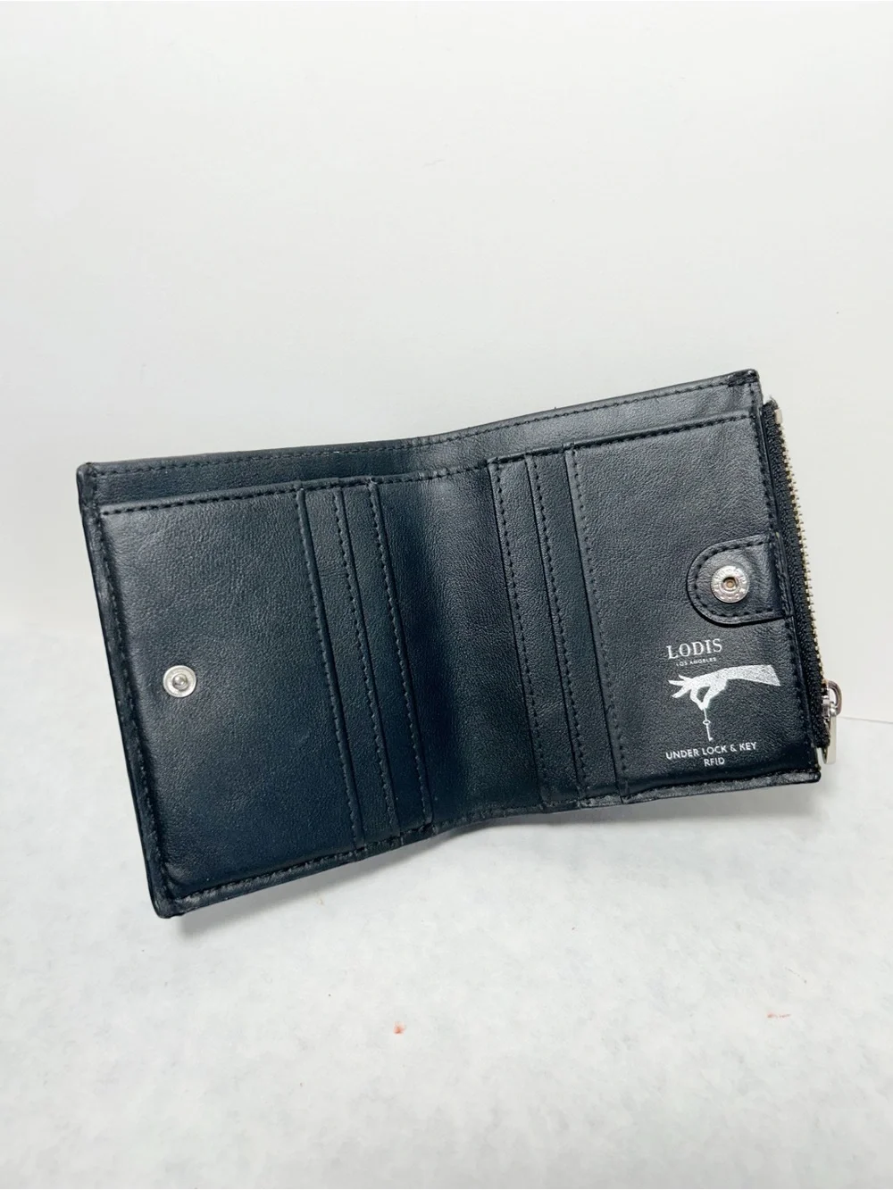 Lodis Black Textured Leather Bifold Zip Wallet RFID Protection EUC Women’s